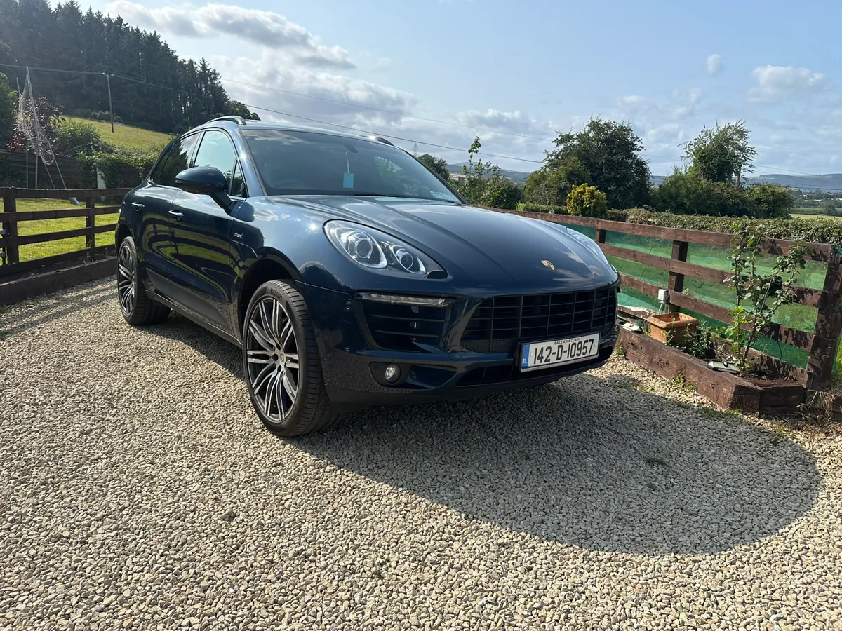 Porsche Macan 3.0 DSL Awesome Car - Image 1