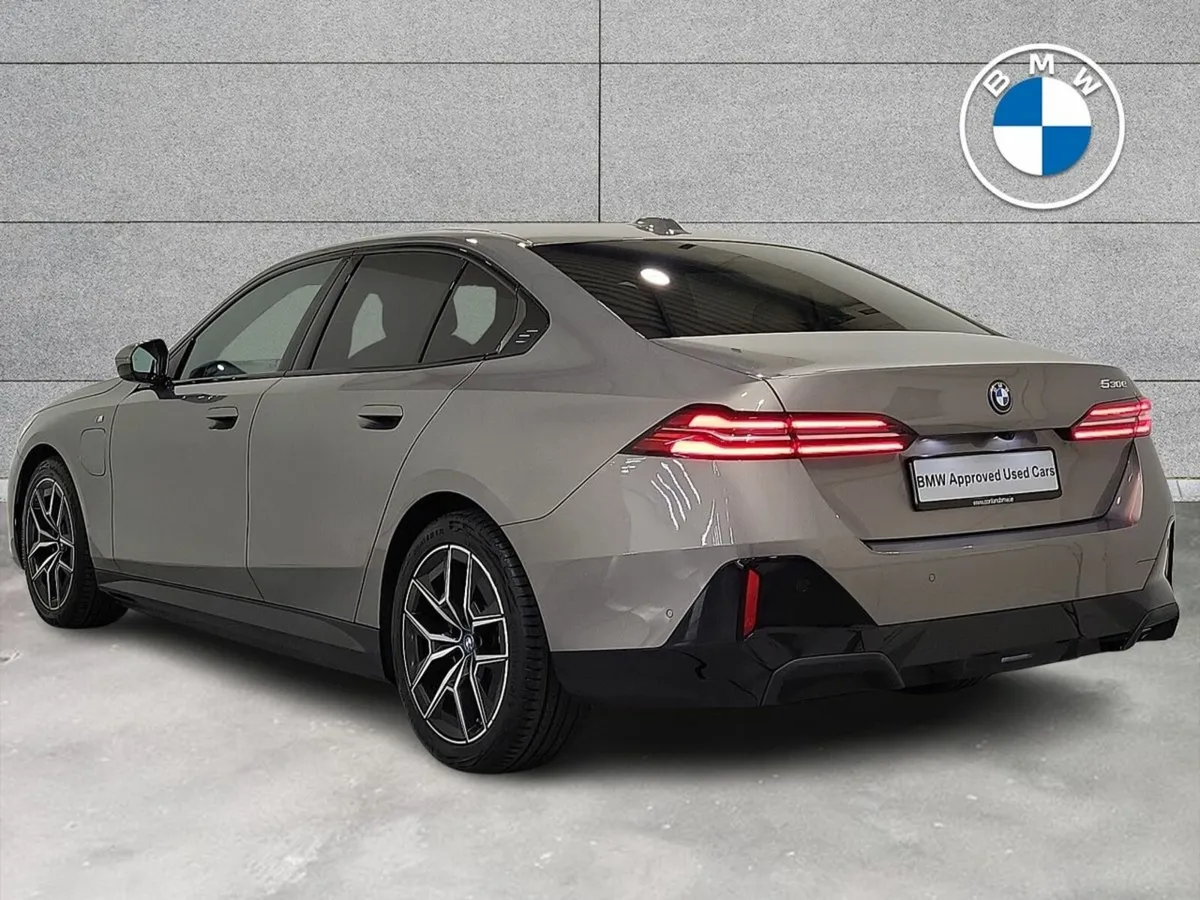 BMW 5-Series 530e M Sport Saloon - Image 3