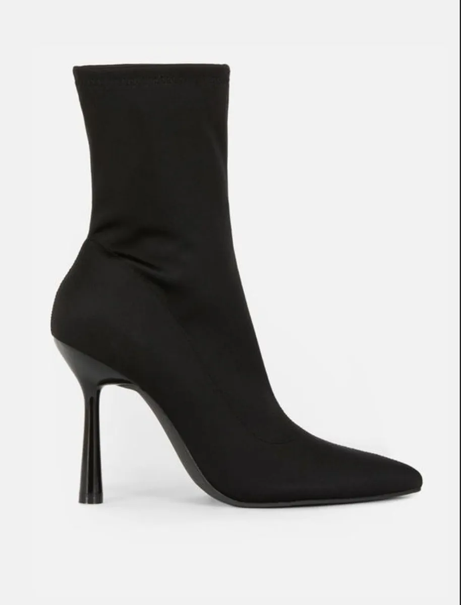 BRAND NEW Ladies Sock Boots High Heels / Anke Boots: Size 5