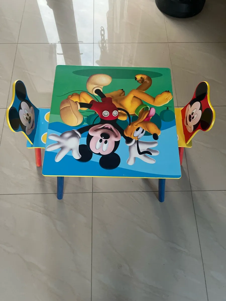 Minnie Mouse Tabke and Chairs - Image 2