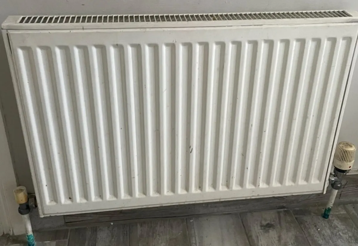 Radiators & Matching Cover – Great Condition - Image 2