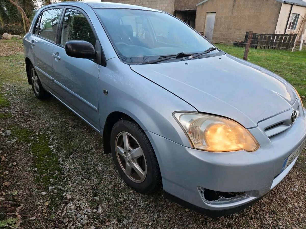 2005 Toyota Corolla - Image 2