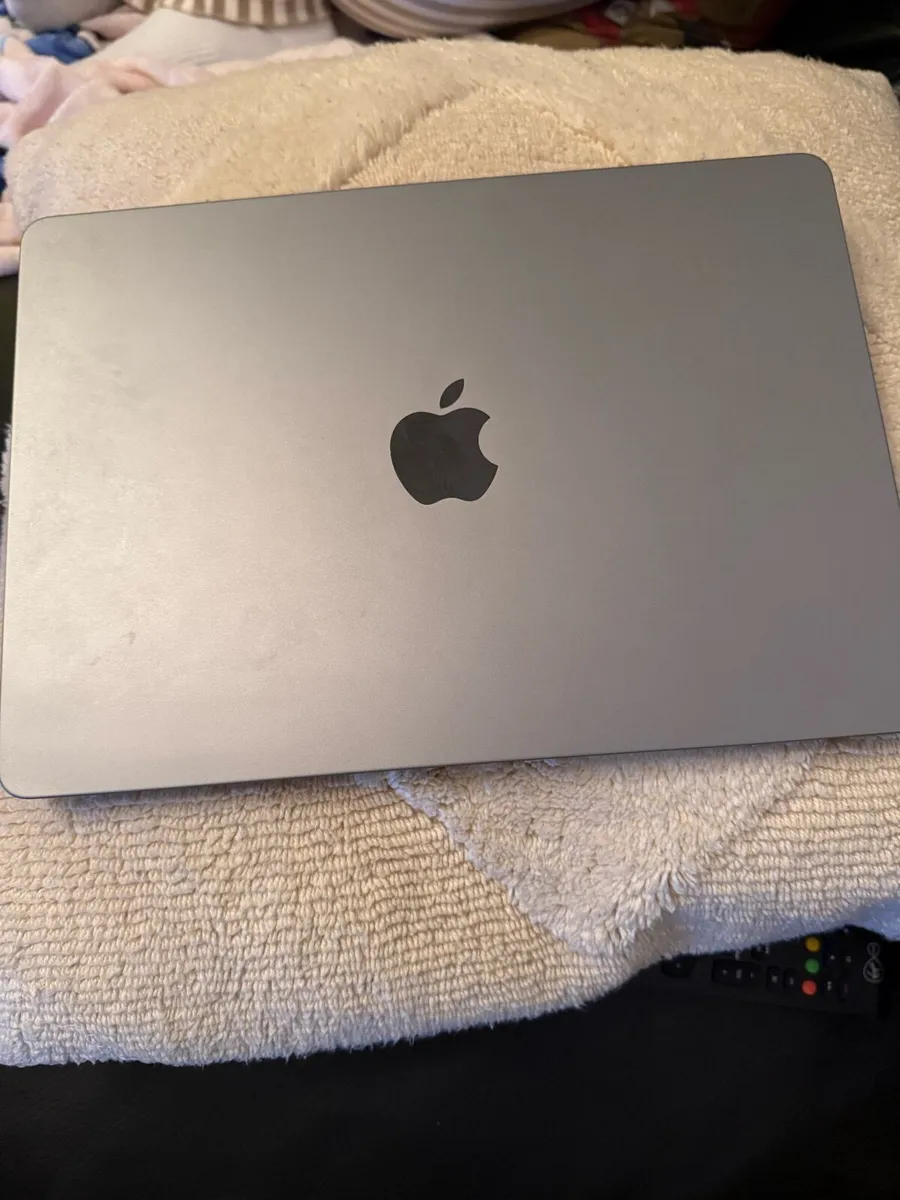 Mac book air - Image 2