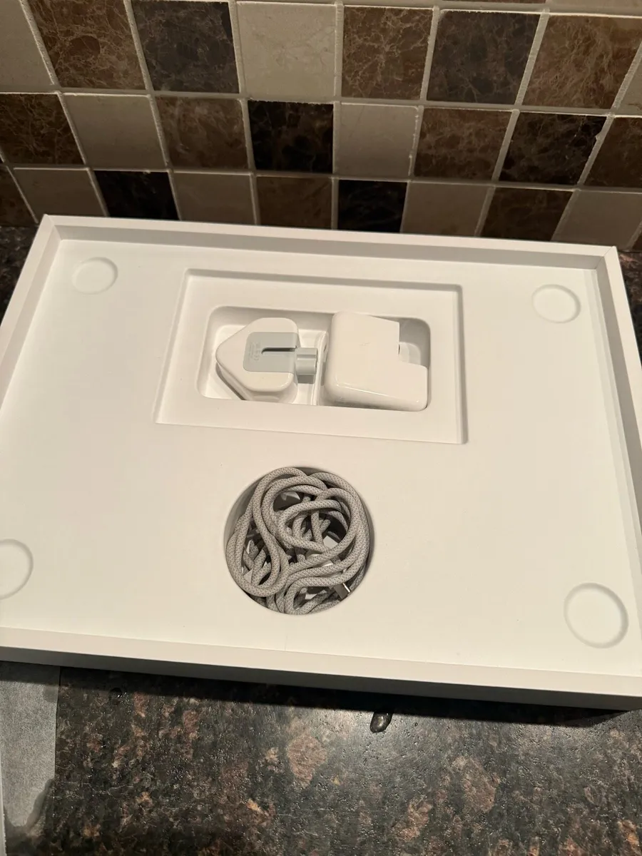 Mac book air - Image 4