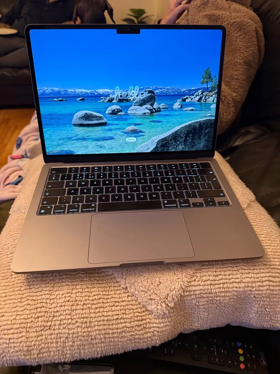 Mac book air - Image 1