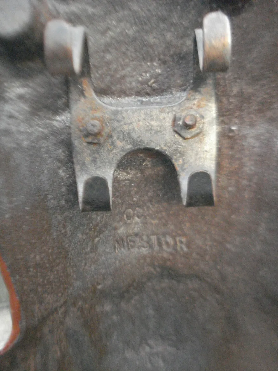 NESTOR 1930s CAST IRON COMPANION SET. - Image 2