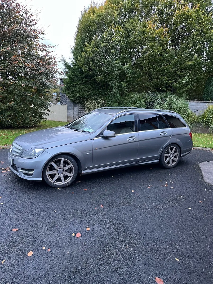 Merc 220 Gunmetal estate - Image 2