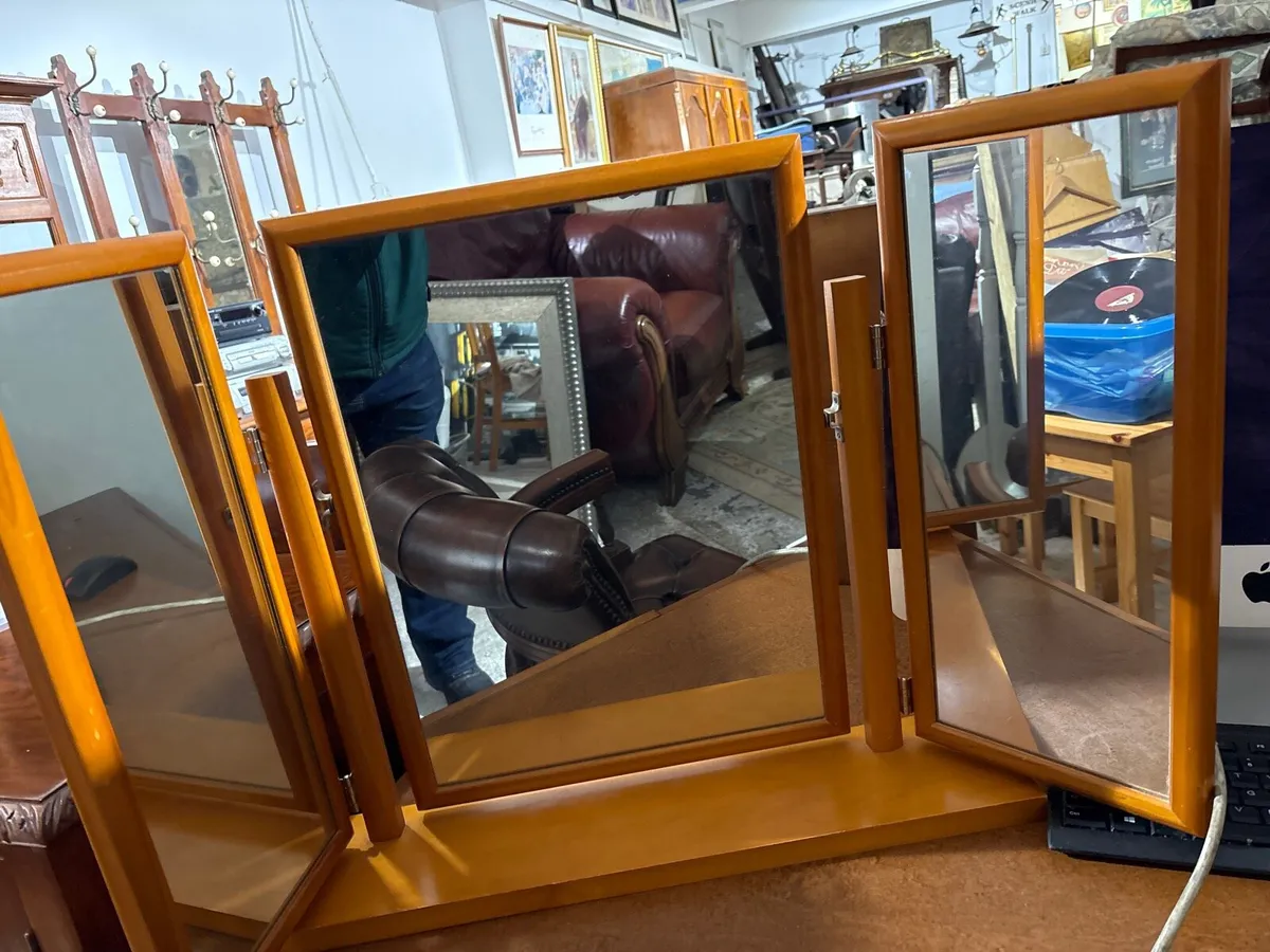 Beauty mirror - Image 1