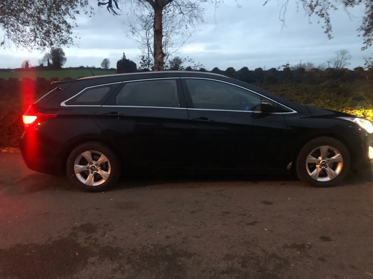 HYUNDAI i40 AS NEW SMALL MILEAGE NEW NCT - Image 4