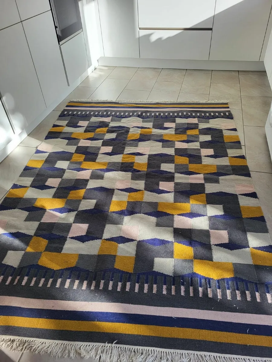 Furniture Rug - Image 4