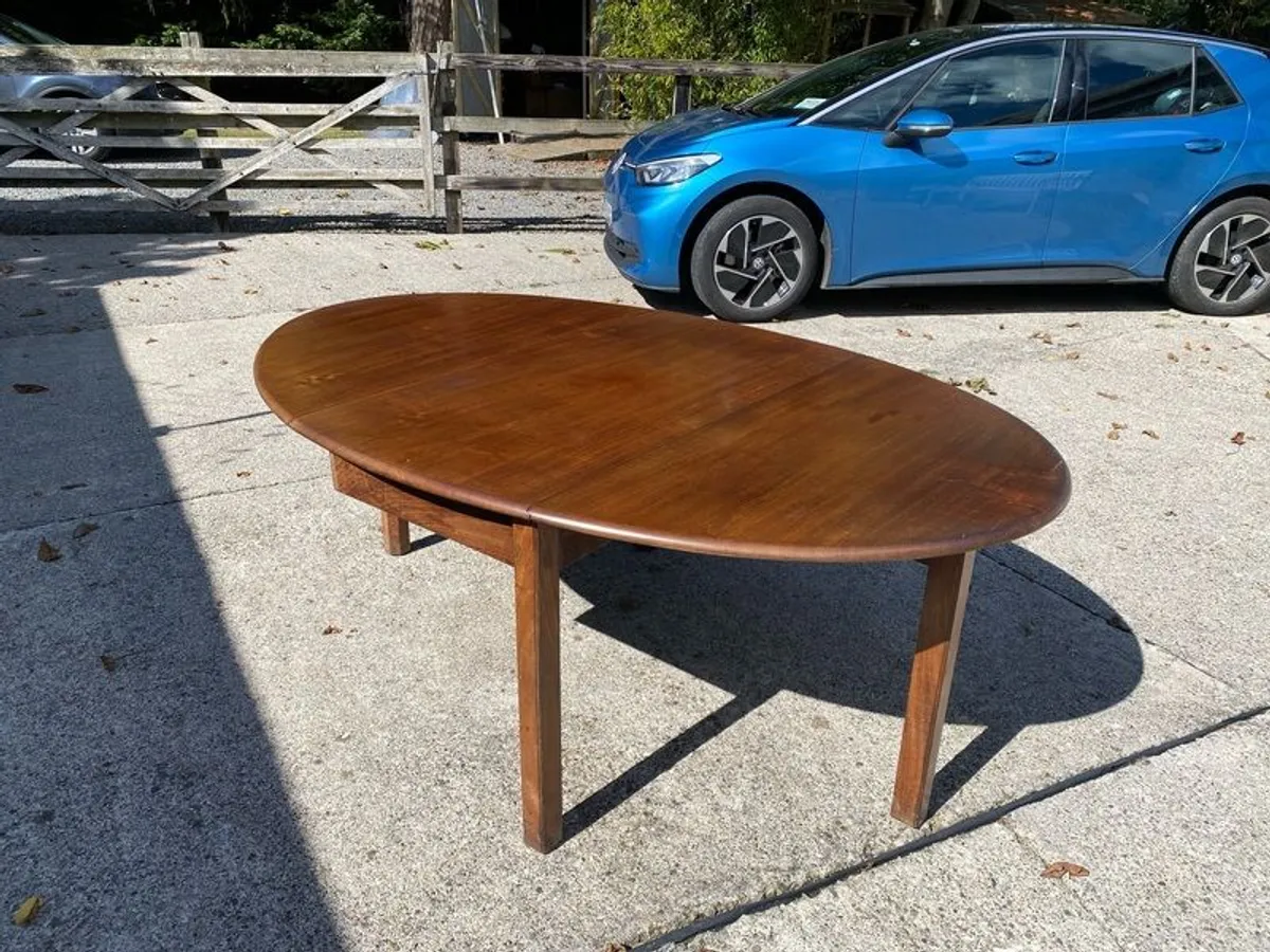 Oval Mahogany drop leaf table - Image 1
