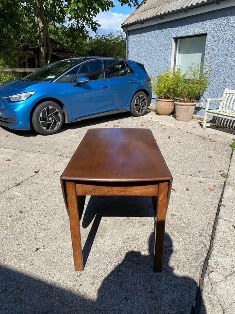 Oval Mahogany drop leaf table - Image 2