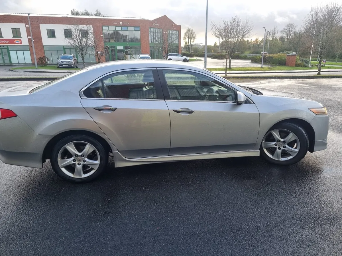 Honda Accord 2008 - Image 2