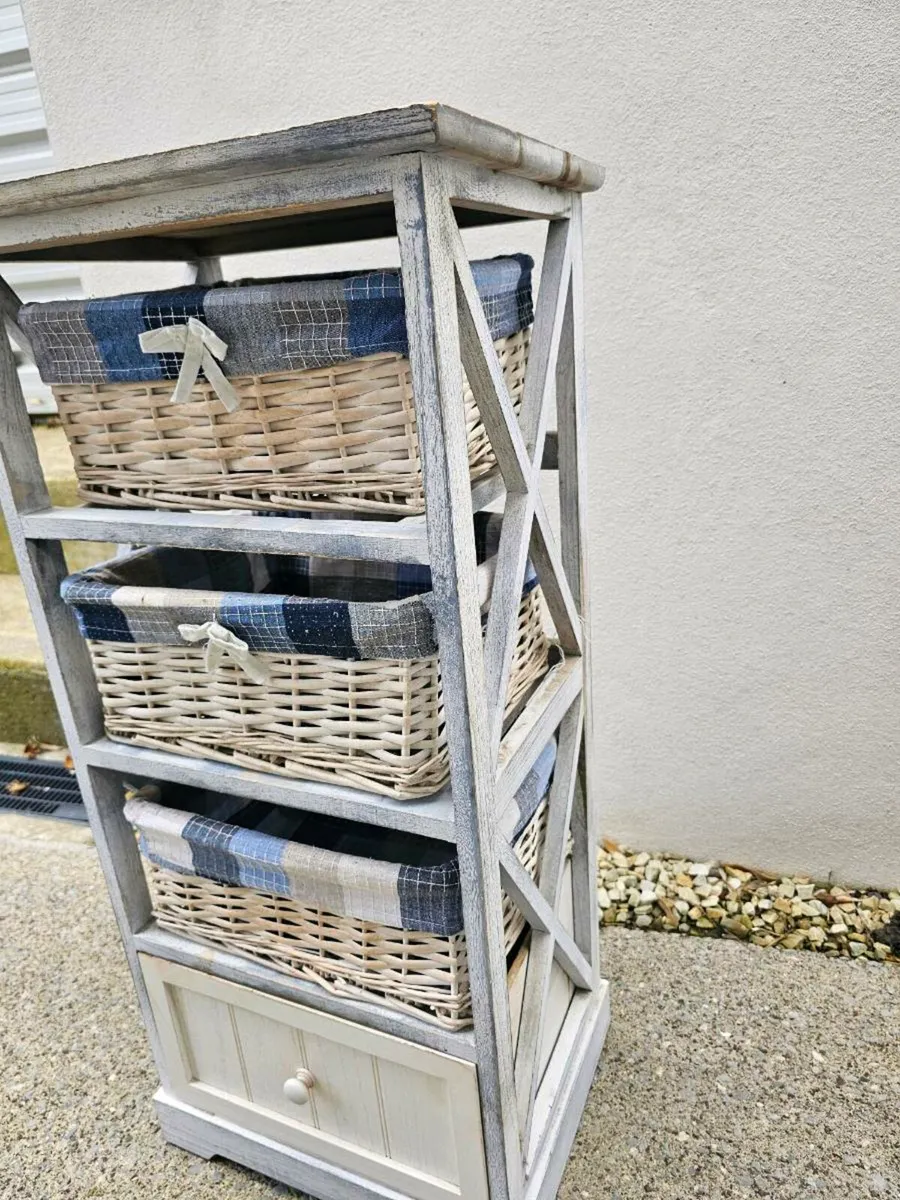 Bathroom/bedroom storage - Image 1