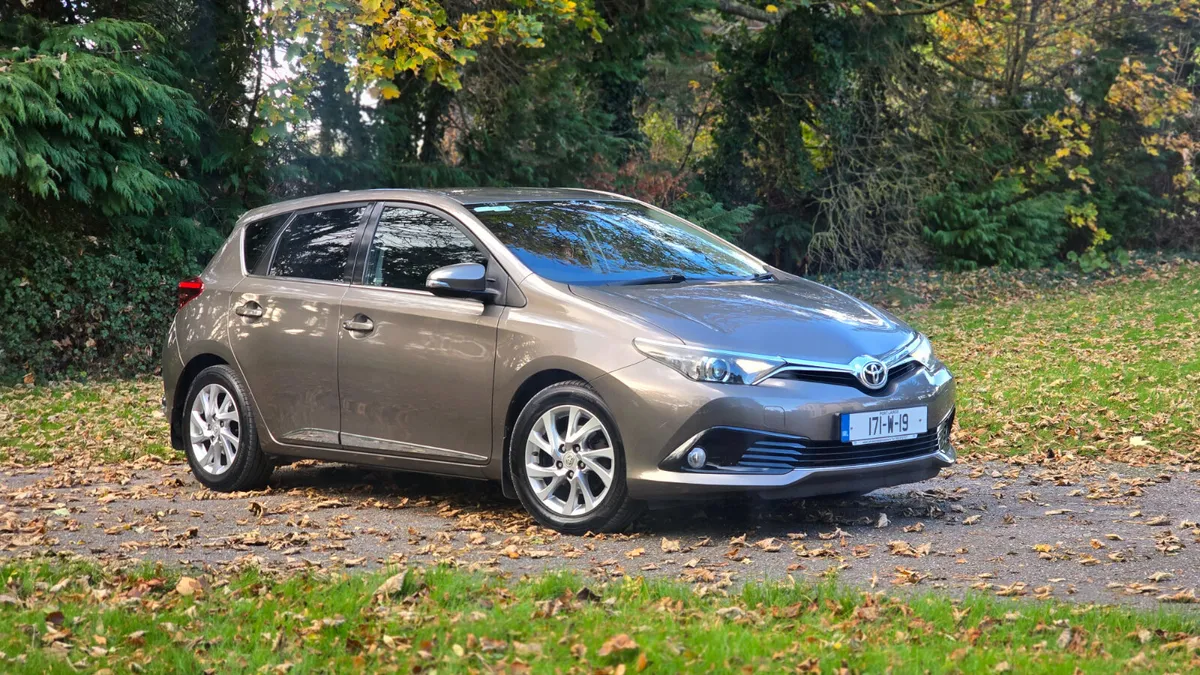 2017 Toyota Auris 1.4 D4D Luna - Image 2