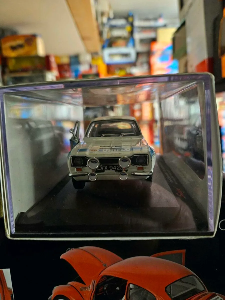 Corgi Saico Ford Escort MKI - Image 2