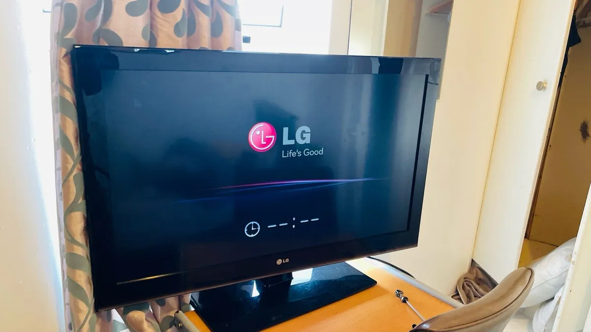 LG Tv - Image 2