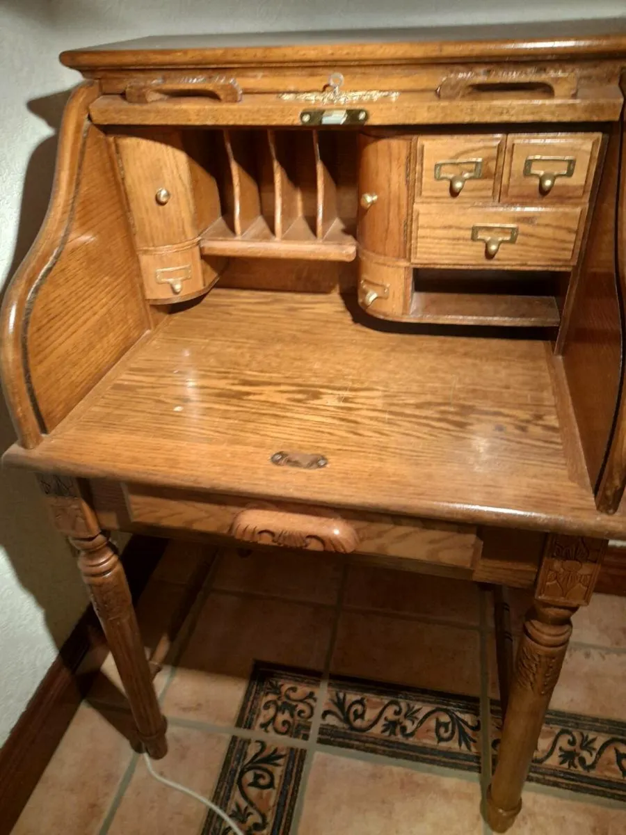Oak Bureau desk - Image 1
