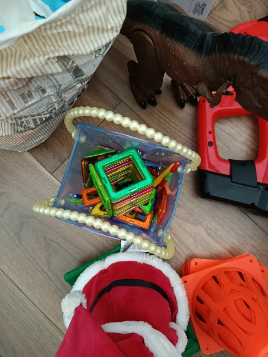 Toys - Image 1