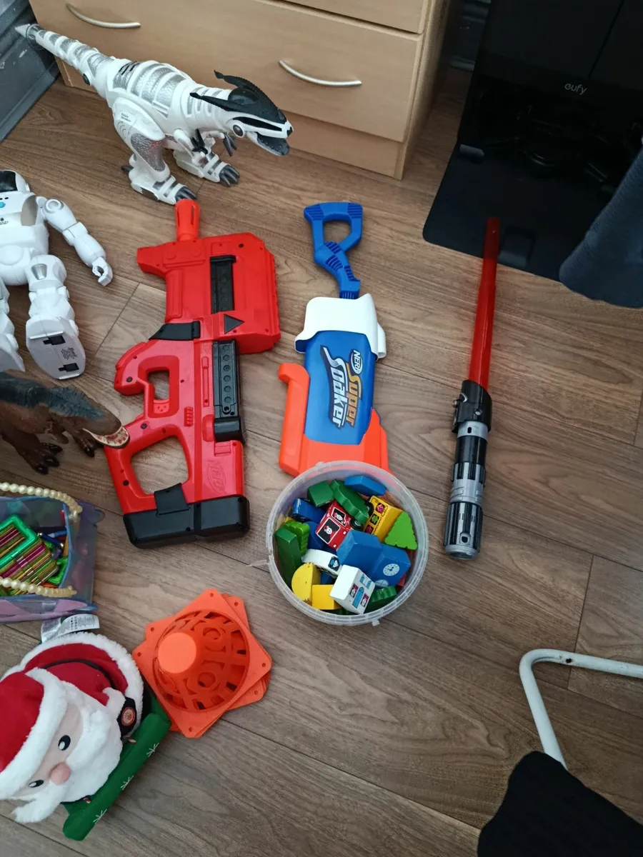 Toys - Image 2