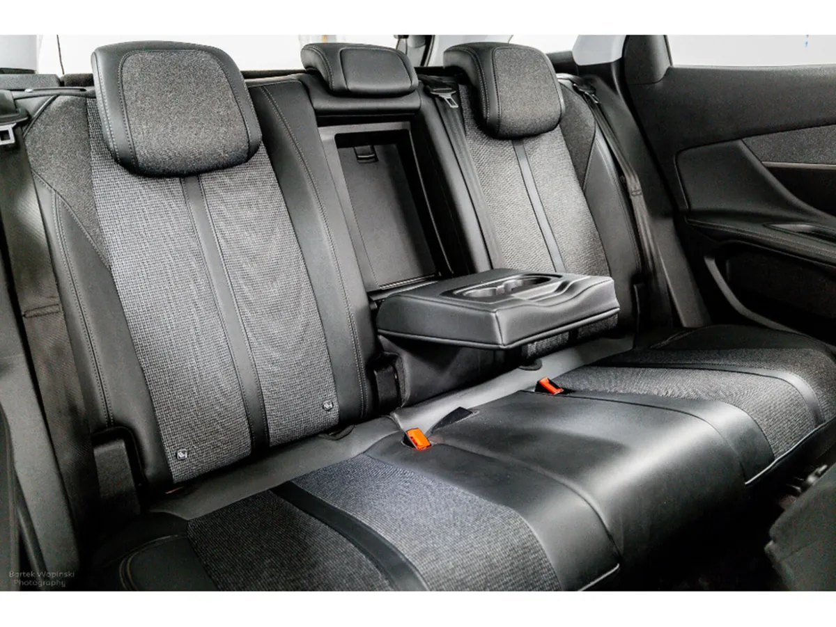 Peugeot 3008 Allure 1.5 Diesel 130HP - Image 3
