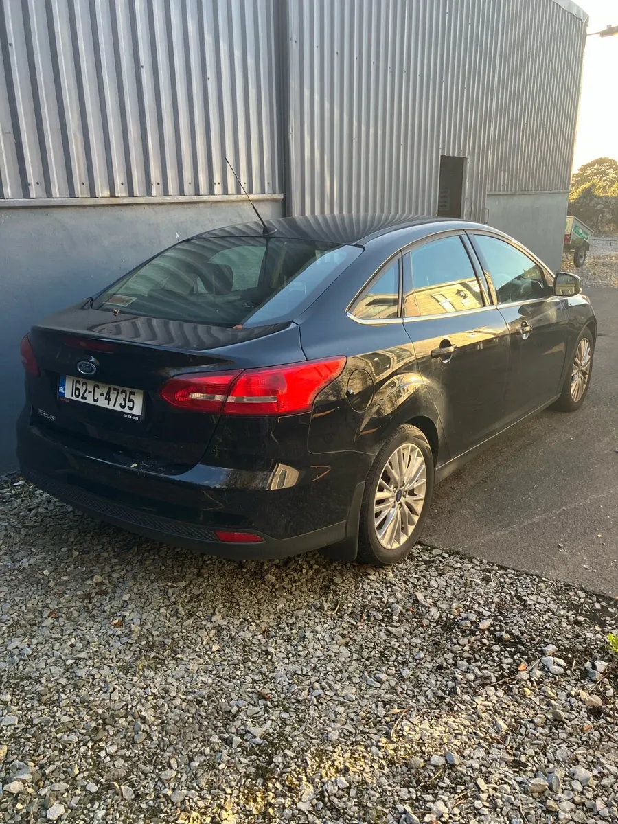 Ford Focus Saloon 1.5 Intense - Image 2