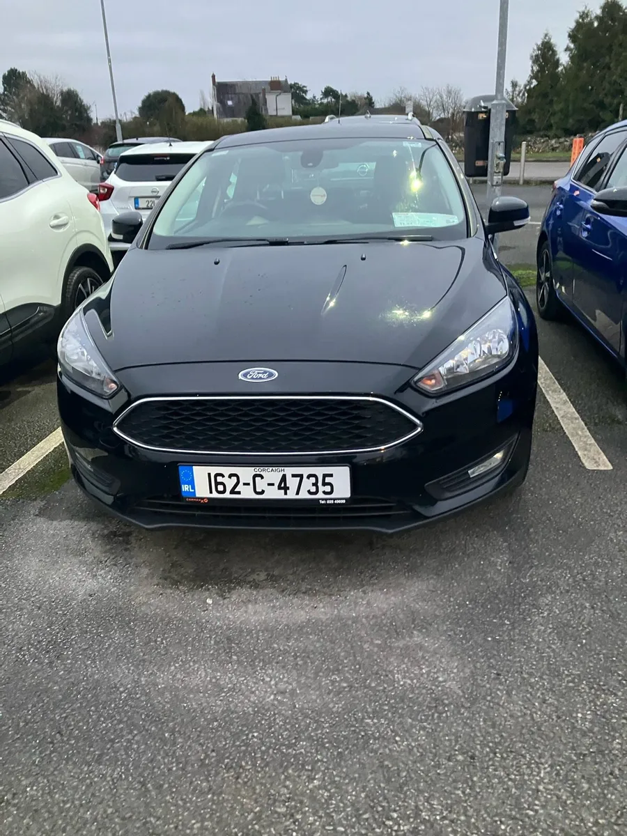 Ford Focus Saloon 1.5 Intense - Image 3