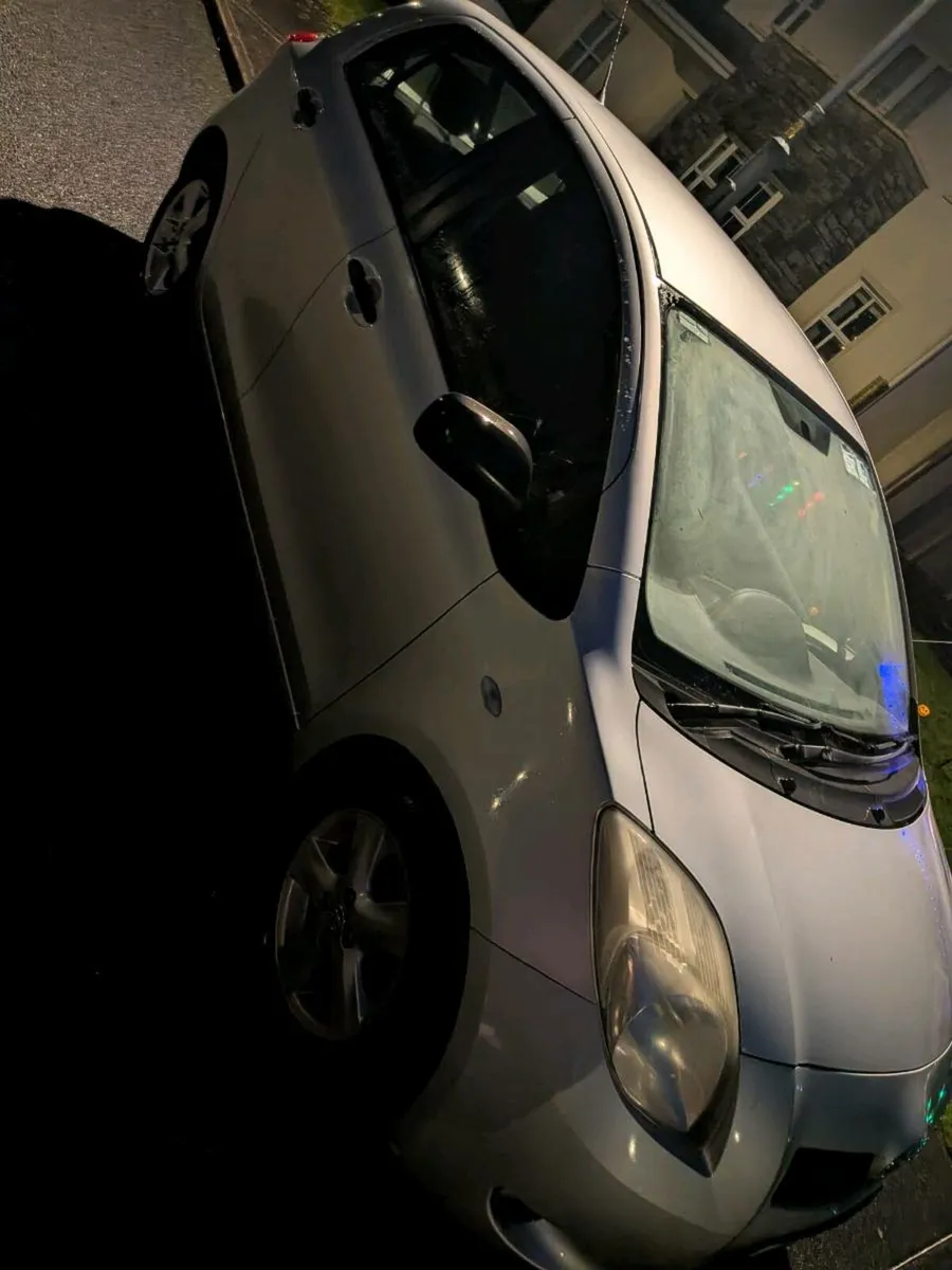 06 Toyota Yaris - Image 4