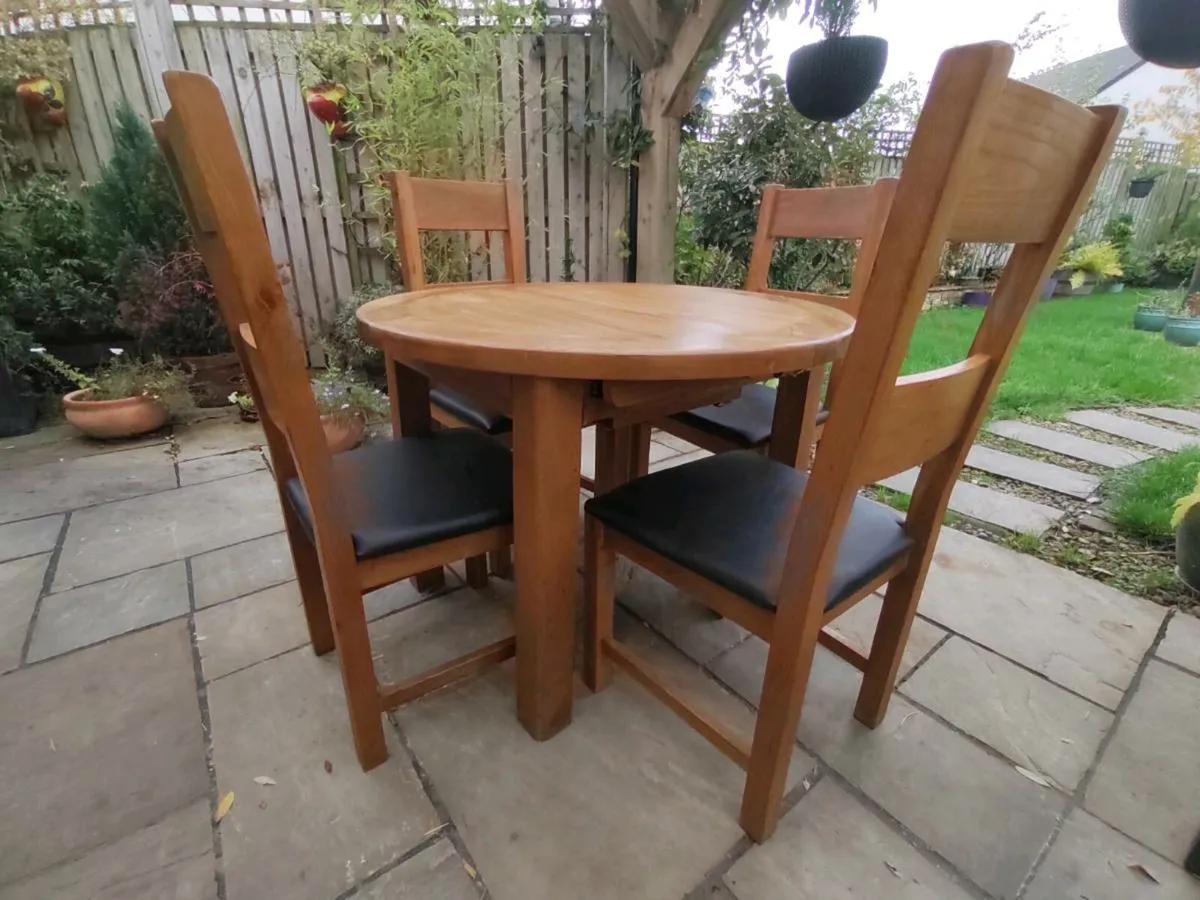 Round kitchen dining table - Image 2