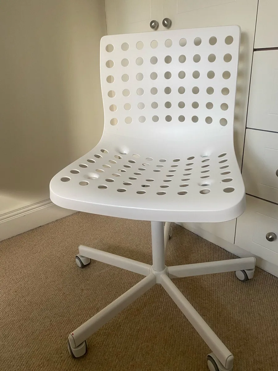 Ikea swivel desk chair - Image 1