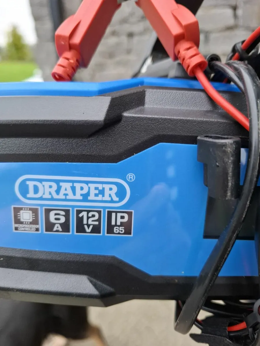 Car battery charger and jump leads - Image 2