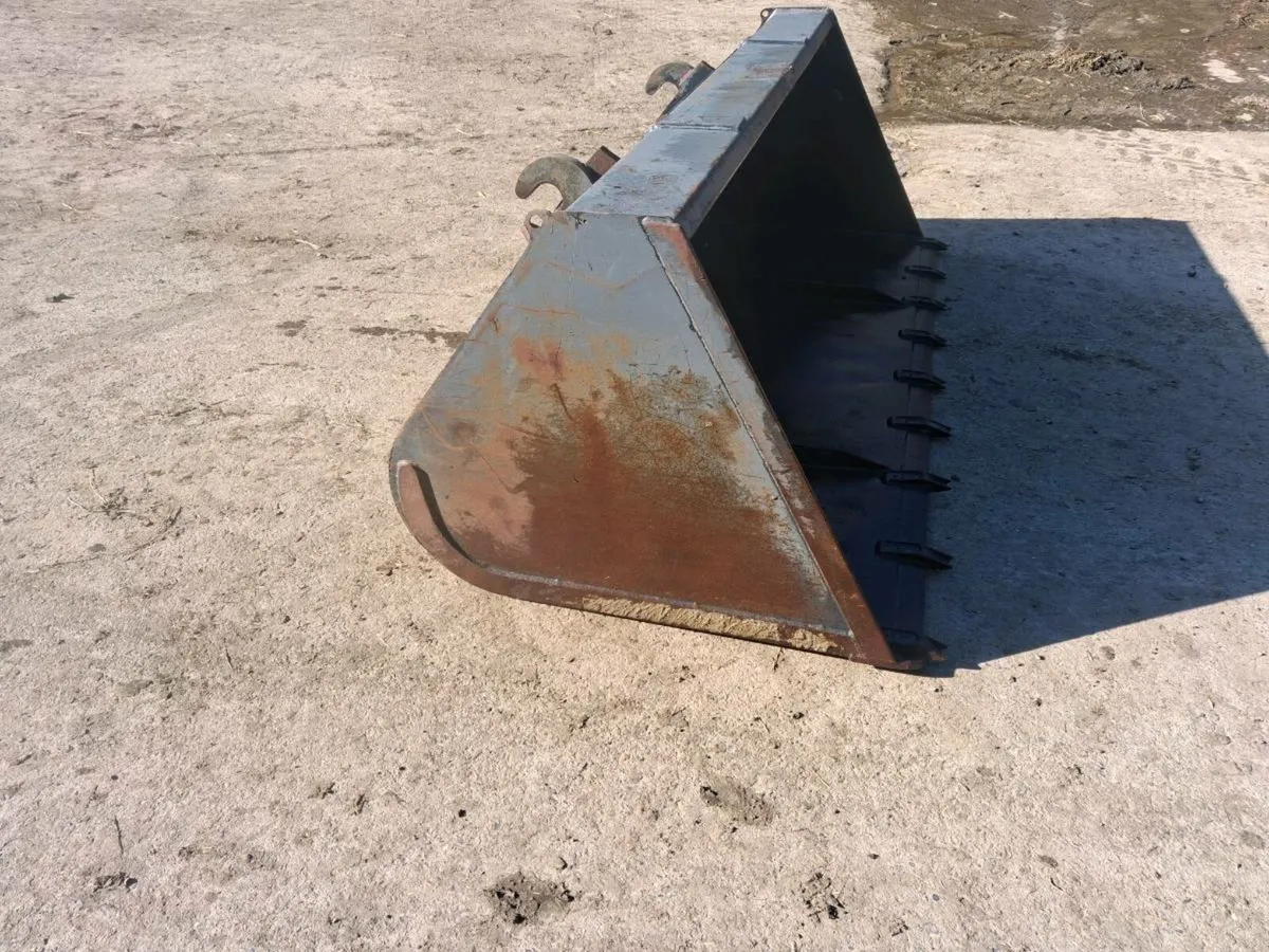 Merlo 8foot bucket - Image 1