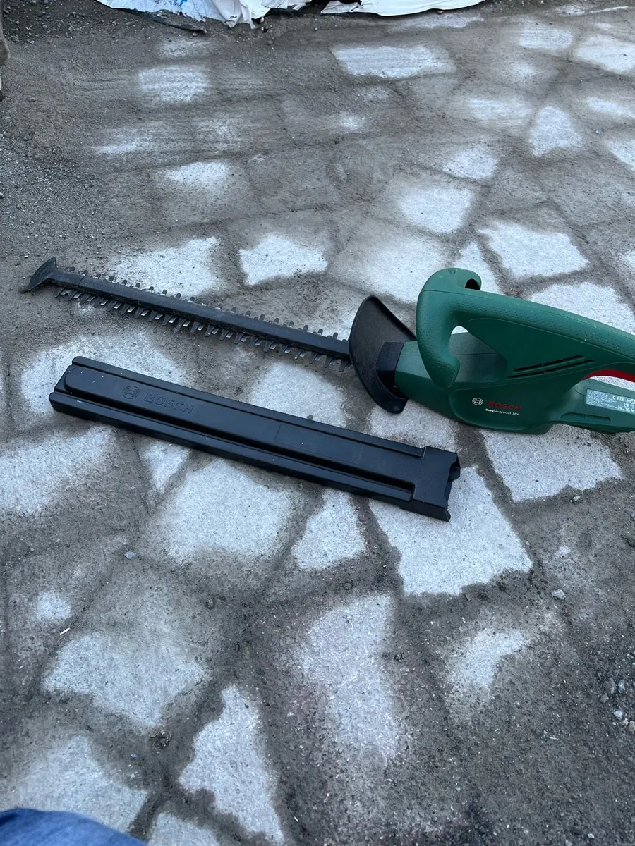 Bosch Battery Hedge Trimmer - Image 1