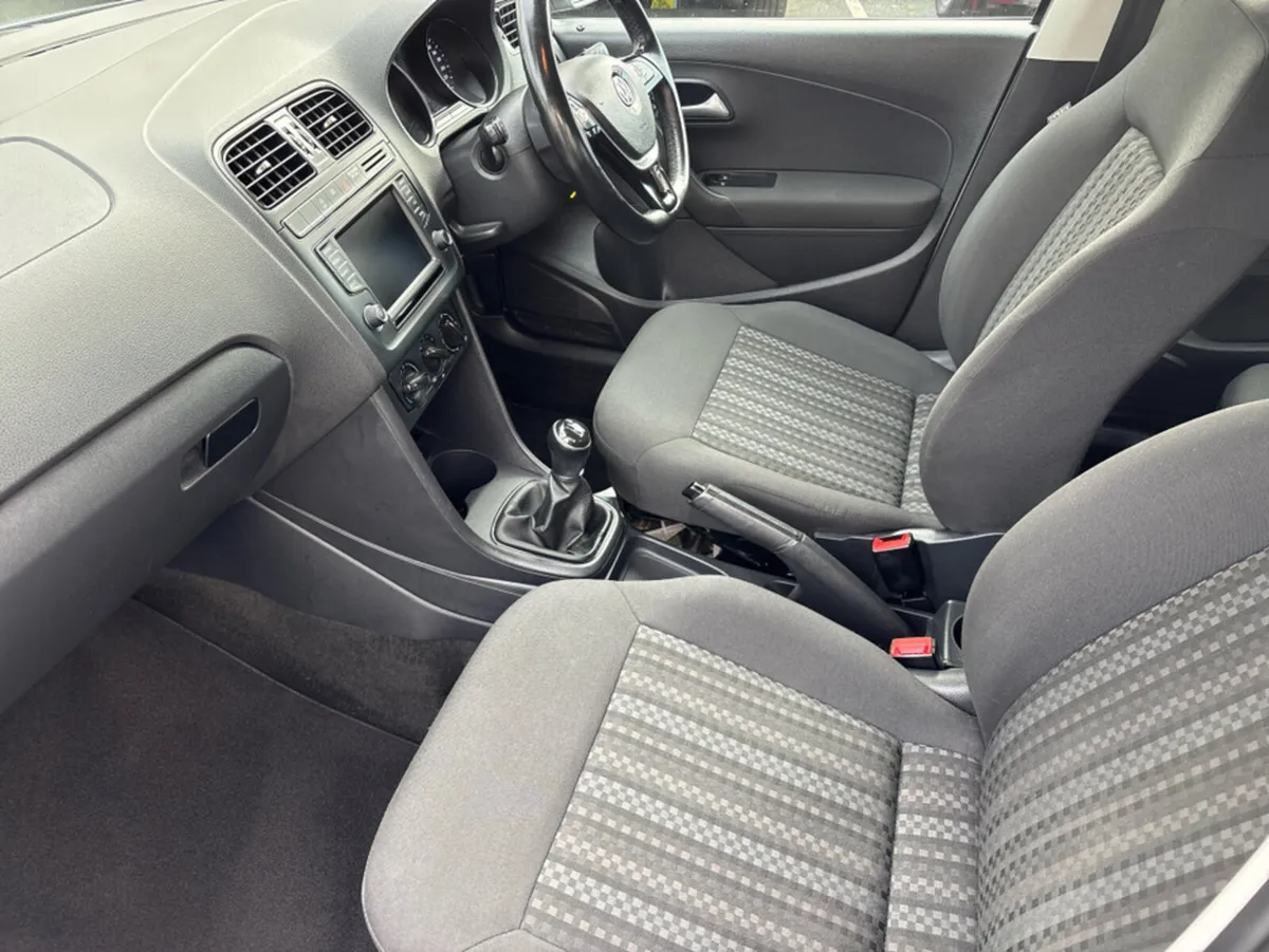 Volkswagen Polo TRENDLINE 1.0 60HP MANUAL 5SPEED 5 - Image 2