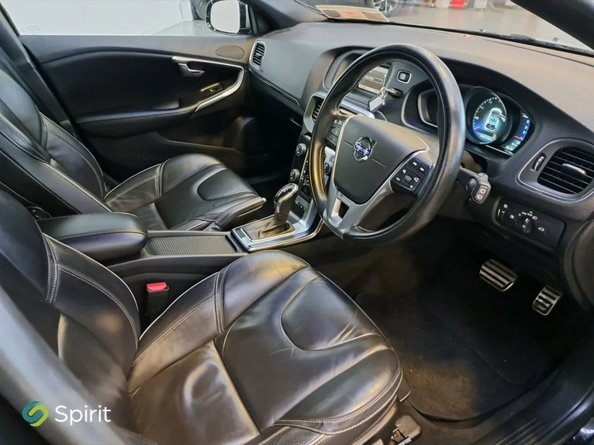 Volvo V40 D3 150PS R-design Auto call John 086191 - Image 4