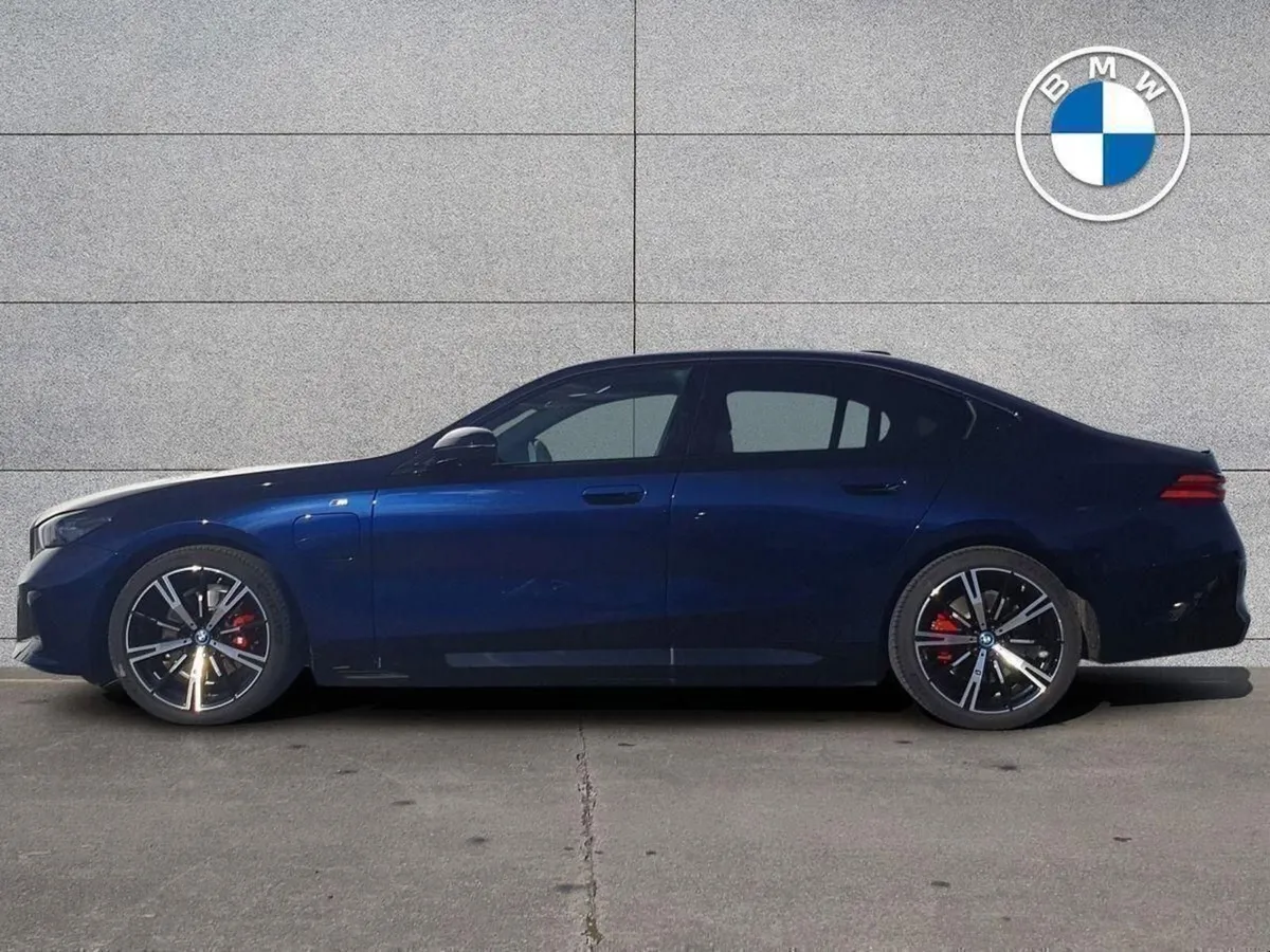 BMW 5 Series 530e M Sport Pro Saloon - Image 3