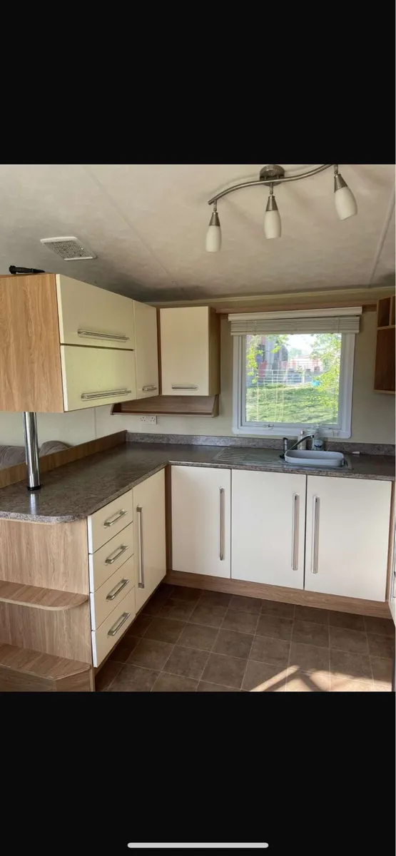 Mobile home - Image 1