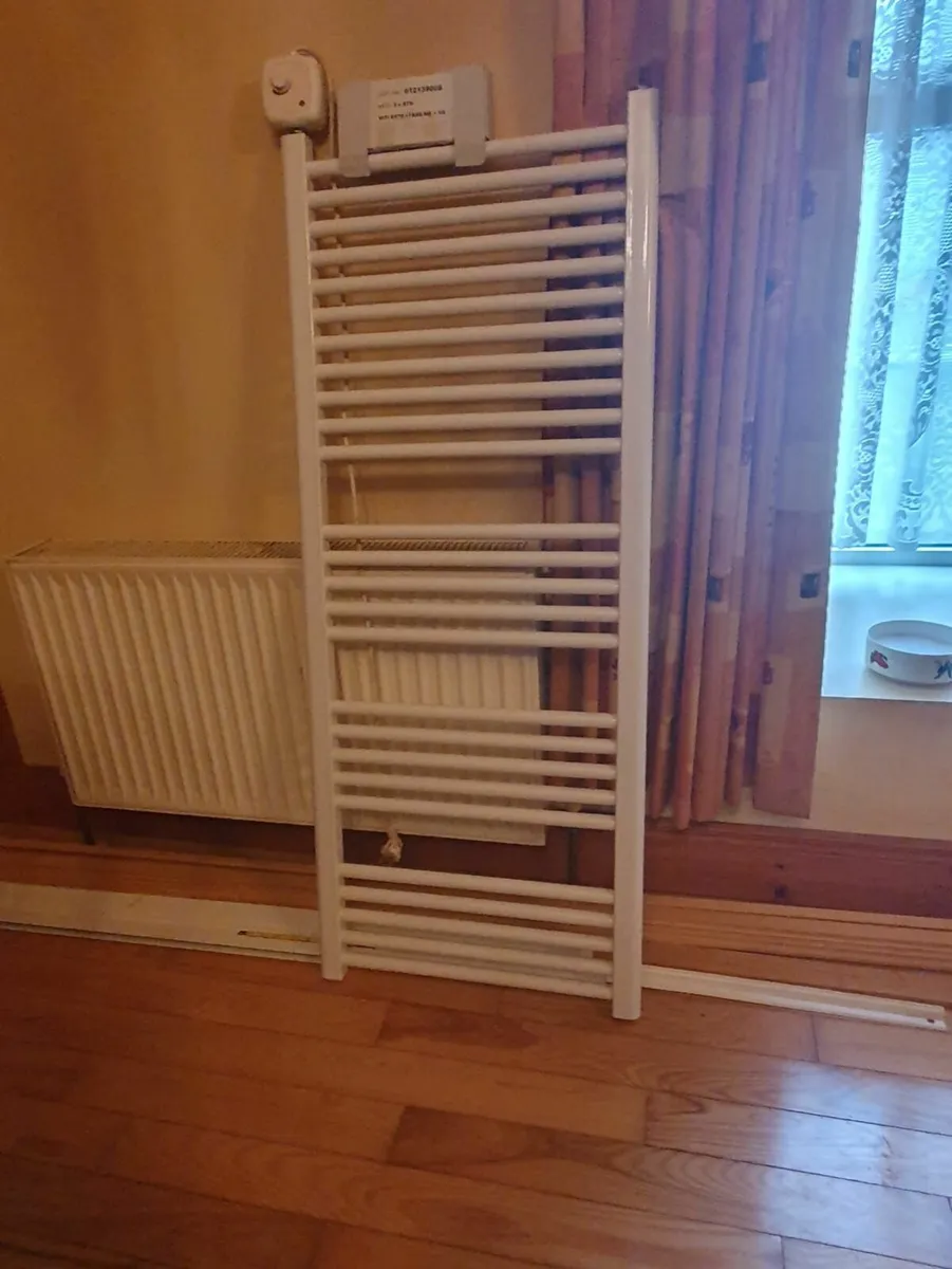 Electric wall hung towel rail - Image 2