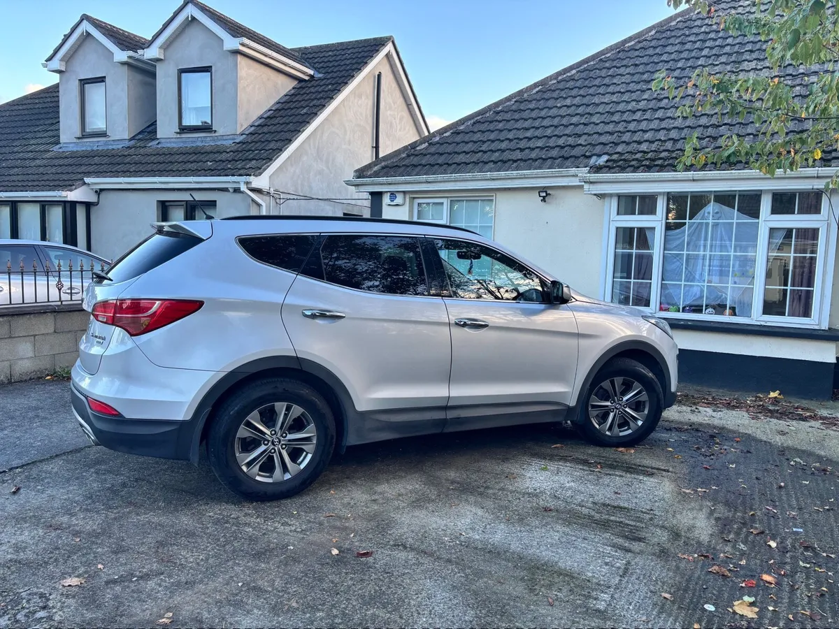 Hyundai Santa Fe 2013 - Image 2
