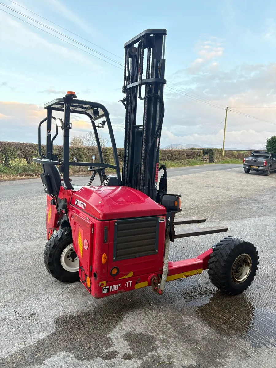 2017 Moffett Mounty M4 20.3 Forklift - Image 3