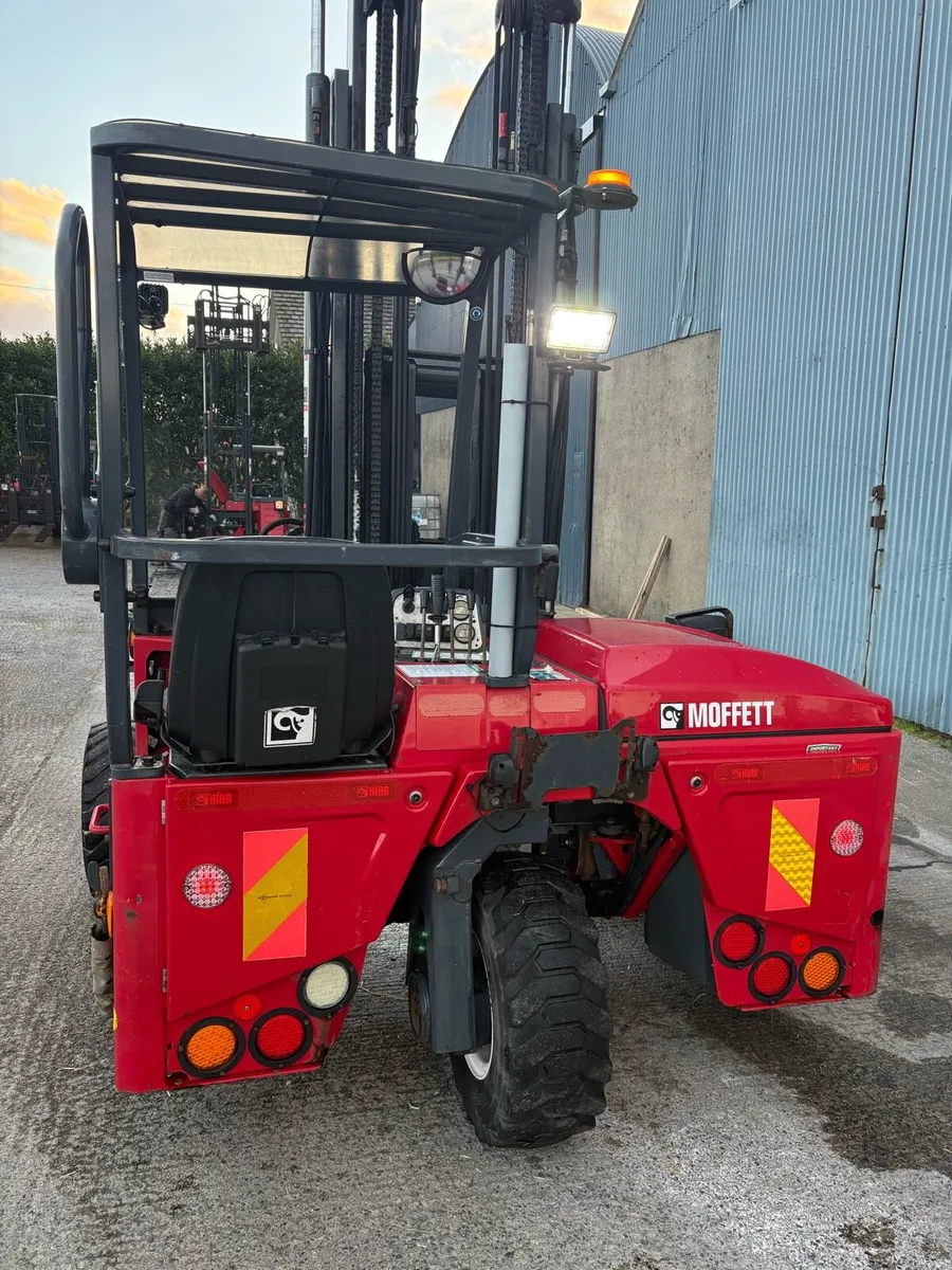 2017 Moffett Mounty M4 20.3 Forklift - Image 4