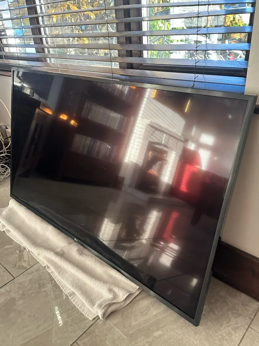 LG 55UN73006LA – 55” 4K UHD Smart TV - Image 1