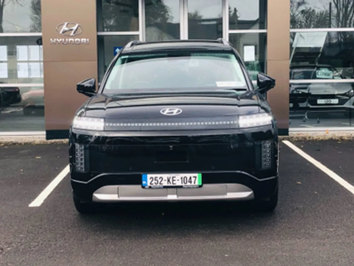 Hyundai IONIQ 9 EV Platinum 110Kwh  demonstrator - Image 2