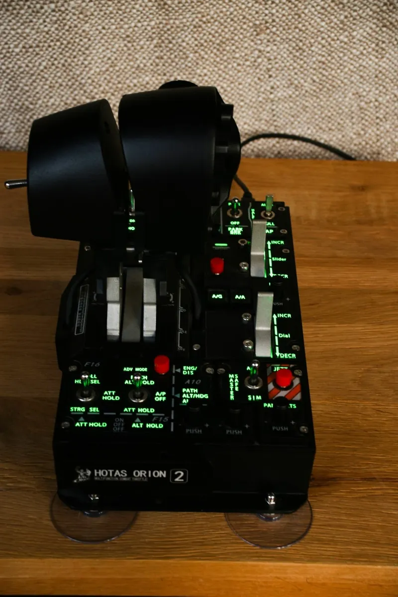 Winwing HOTAS Orion II F16 handle + F18 grip - Image 2