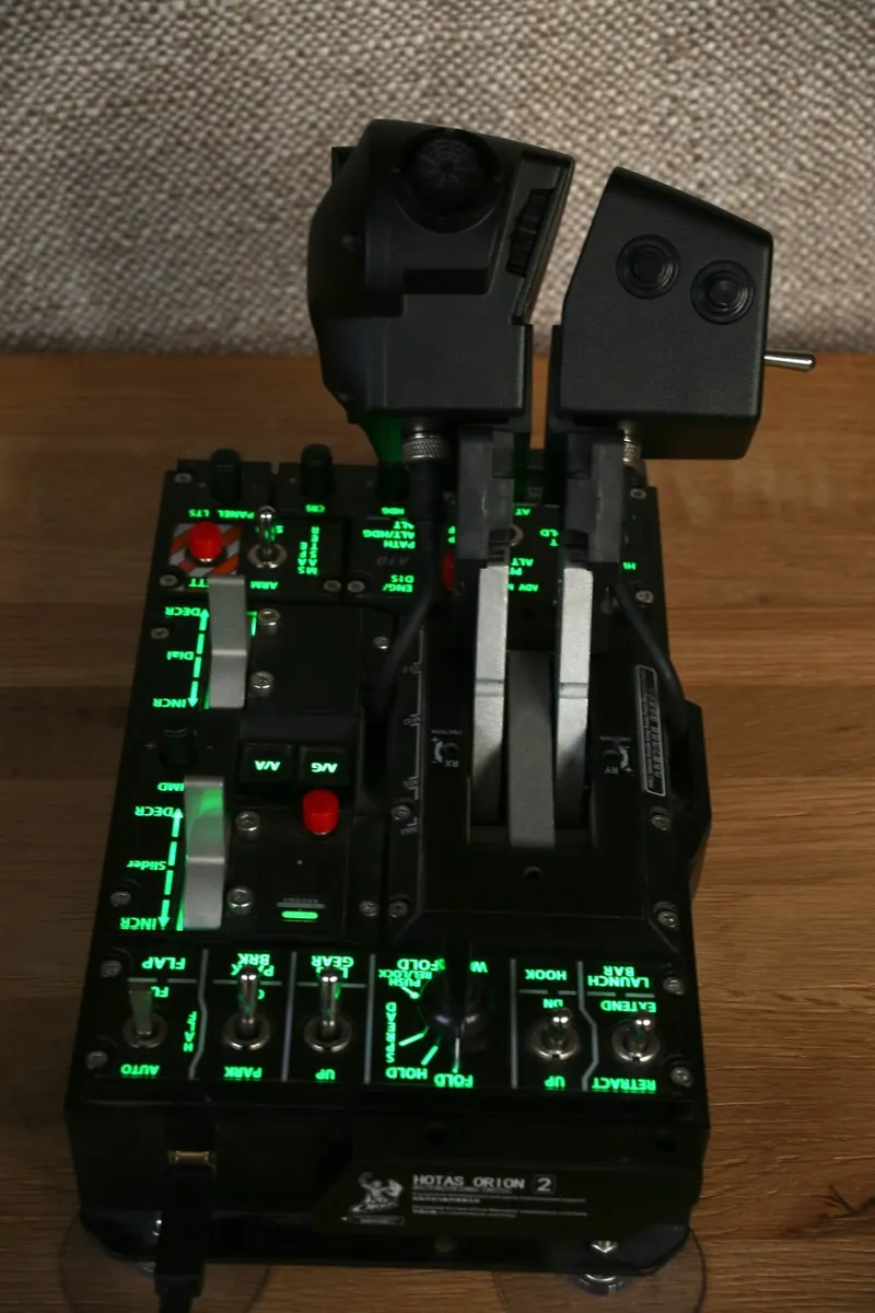 Winwing HOTAS Orion II F16 handle + F18 grip - Image 3