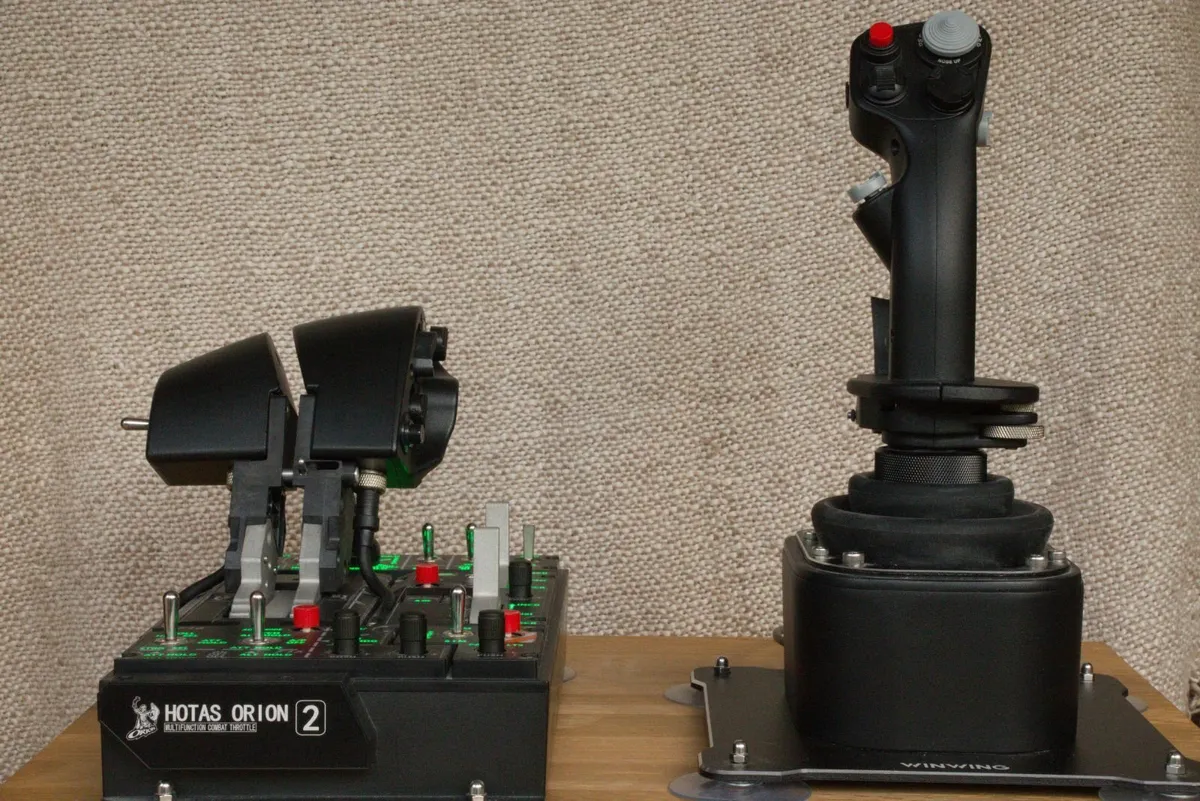 Winwing HOTAS Orion II F16 handle + F18 grip - Image 1