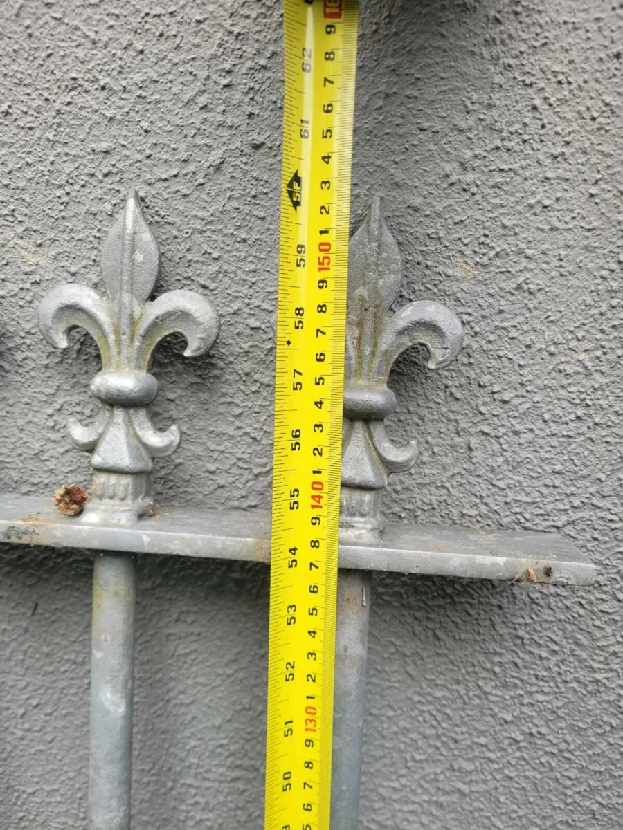 Galvanised railings 2 number - Image 4