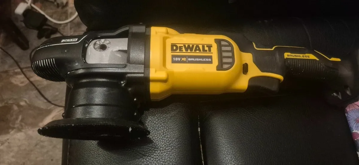 Polisher DeWalt - Image 1