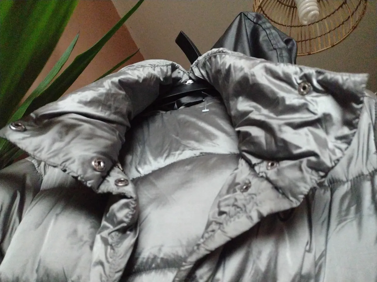 New long knee length puffy coat ladies L - Image 2