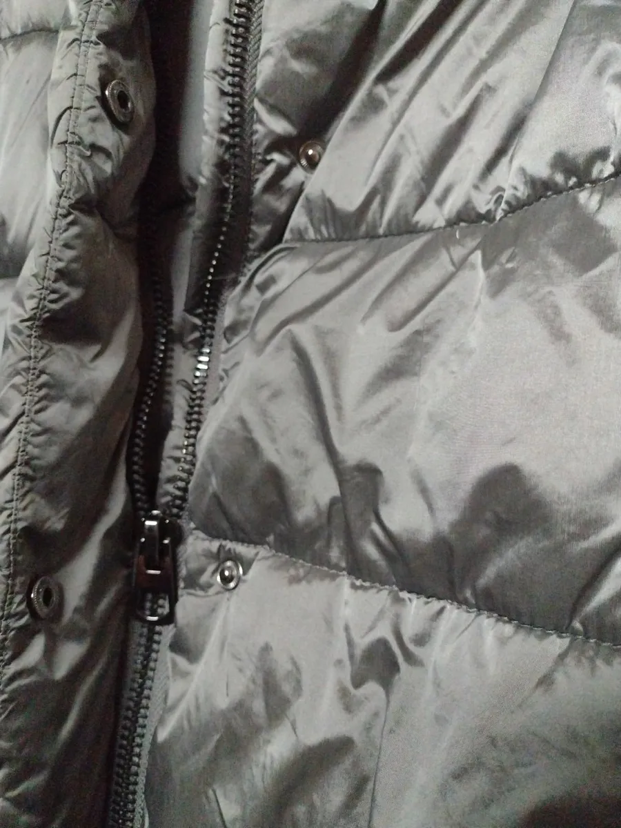 New long knee length puffy coat ladies L - Image 4